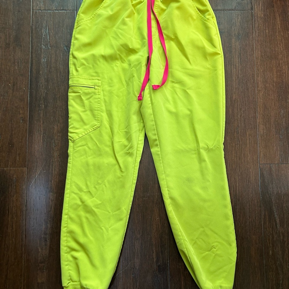 Small FIGS scrub joggers